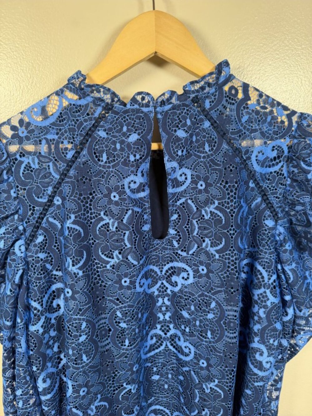 Lilly Pulitzer Averi Lace Long Sleeve Top Size Large Boca Blue Preppy Event - Picture 11 of 13